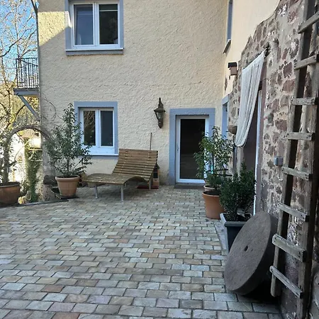 度假居 Am Schloss Malberg